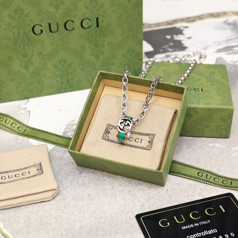 G*u*i necklaces